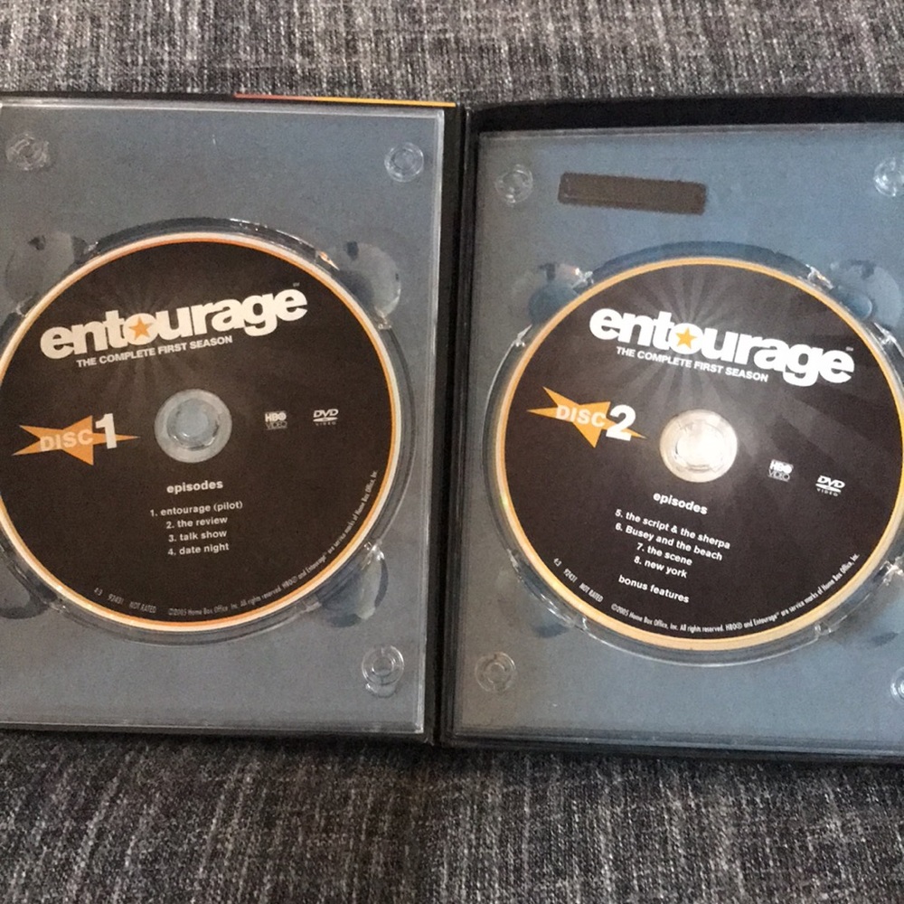 Entourage DVD sets - Picture 2 of 4
